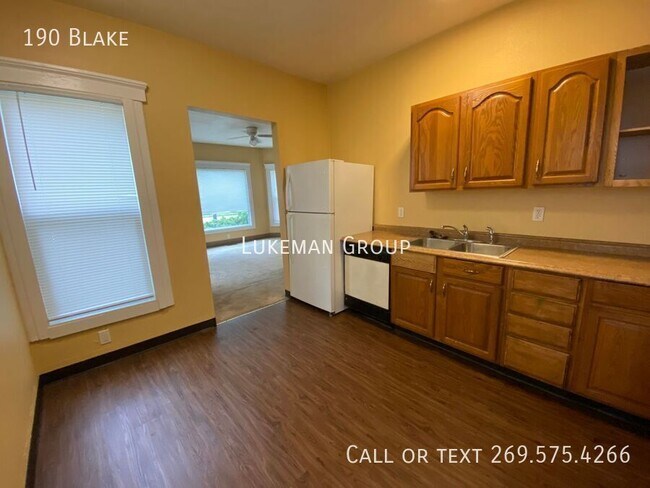 Foto del edificio - 190 Blake-