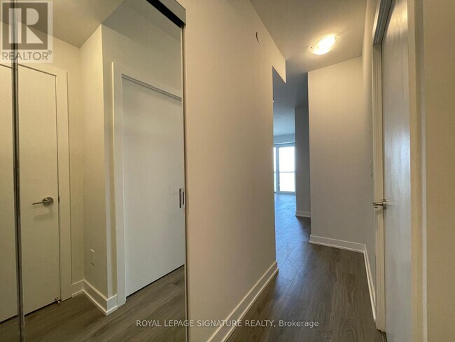 Building Photo - 4130-4130 Parkside Village Dr