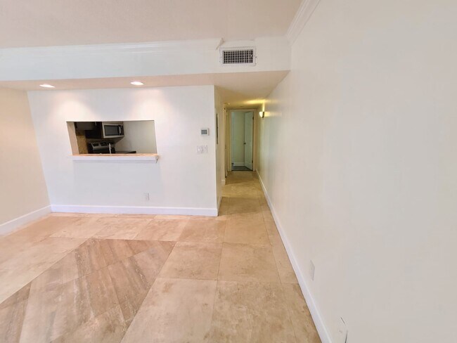 Building Photo - 7005 Waterside Dr