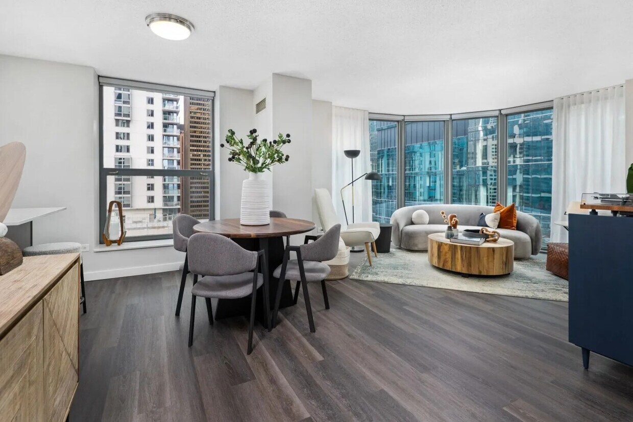 Foto principal - 424 East South Water Street