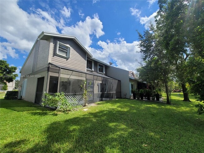 Building Photo - 651 Woodgate Ln