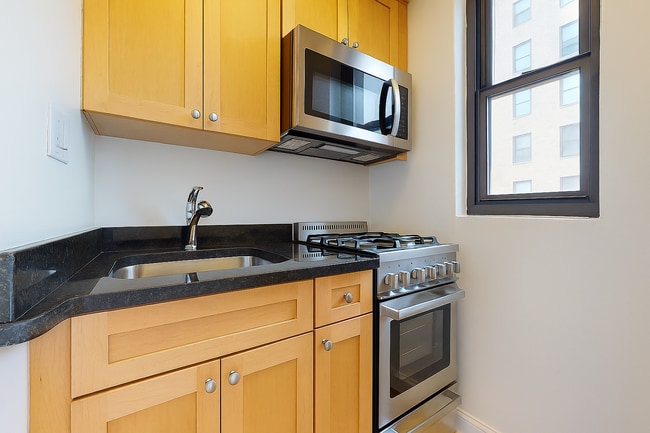 Building Photo - 317 E 53rd St