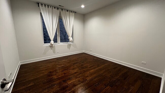 Foto del edificio - 5137 N Broadway St