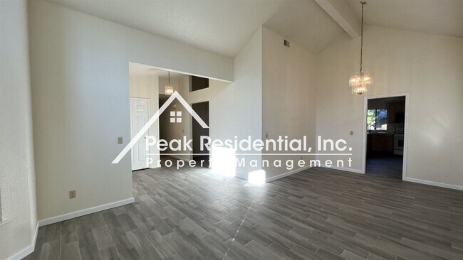 Building Photo - 3 br, 2 bath House - 1337 Muscat Cir