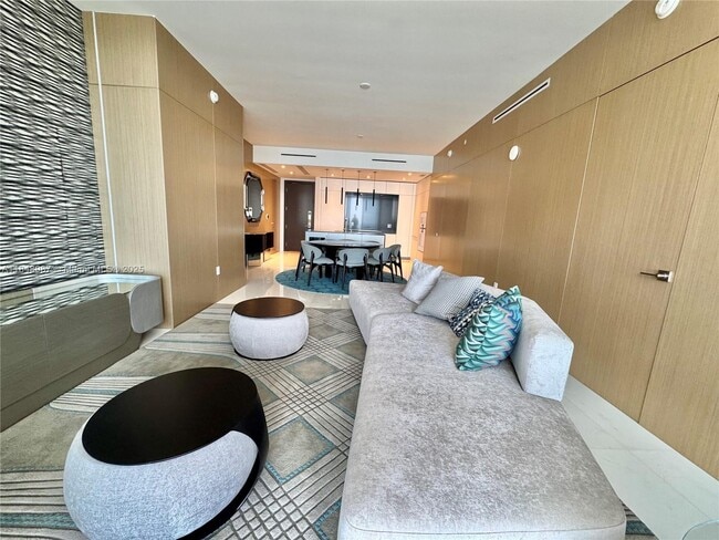 Building Photo - 300 Biscayne Blvd Way