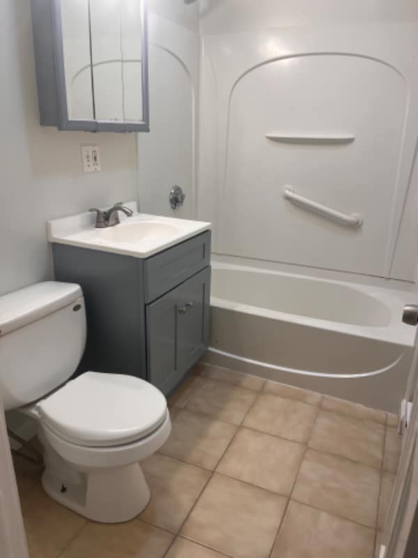 Building Photo - 29 Oberlin St