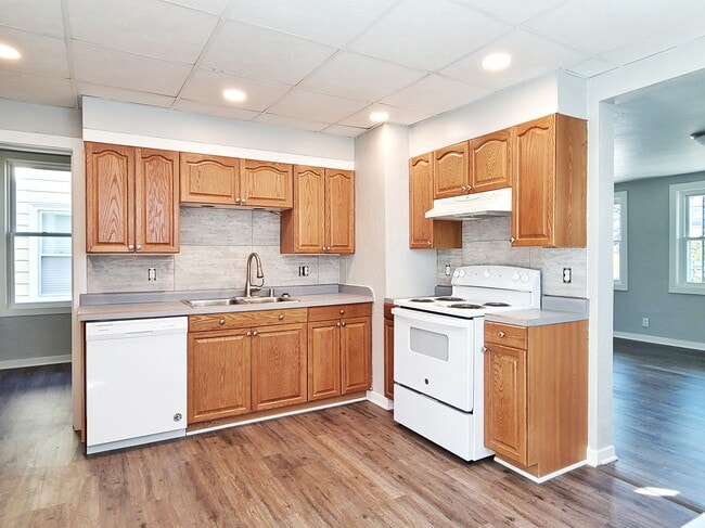 Kitchen - 1412 N 17th St
