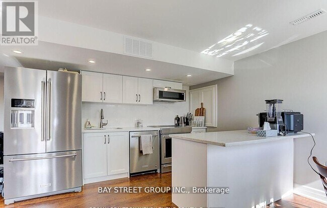 Photo du bâtiment - 17 Ben Sinclair Ave