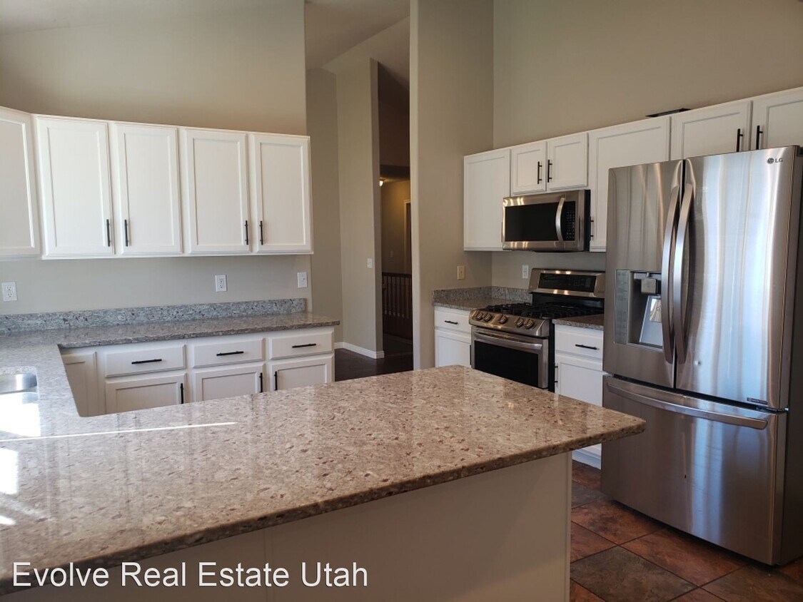 Primary Photo - 6 br, 2.5 bath House - 2521 Goodnight Dr