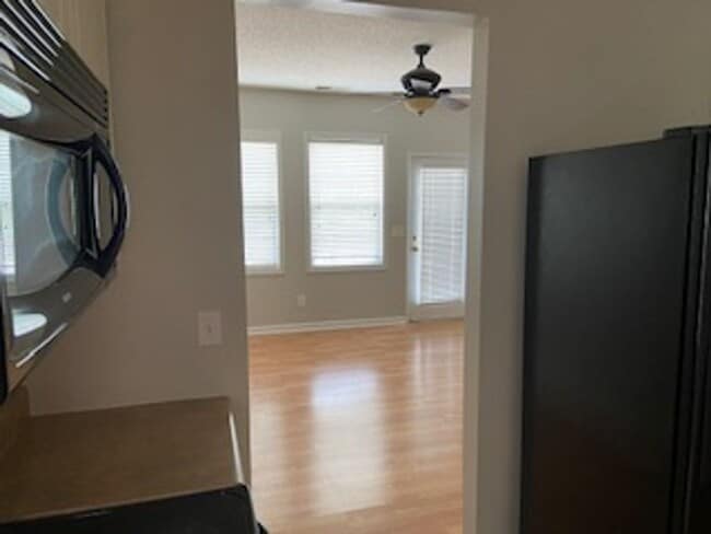 Foto del edificio - 3 Bedroom 2.5 Home in NE Columbia MOVE IN BY 1/31/26 RECEIVE $300 OFF FIRST MONTH'S RENT!!!!!!