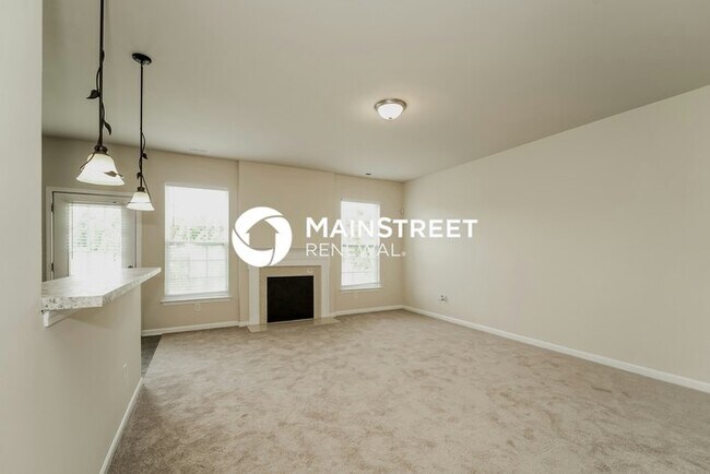 Foto del edificio - 5 Bedroom Pet-Friendly Home in Charlotte, NC with Main Street Renewal