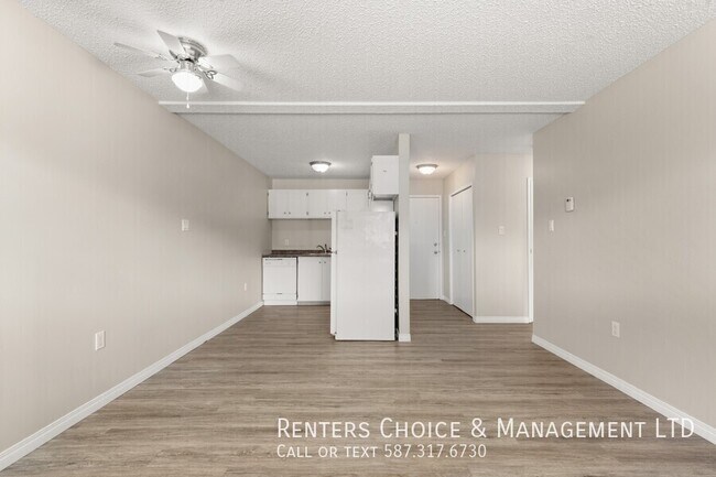 Photo du bâtiment - Main Floor Condo, No Stairs, Gas and Water...