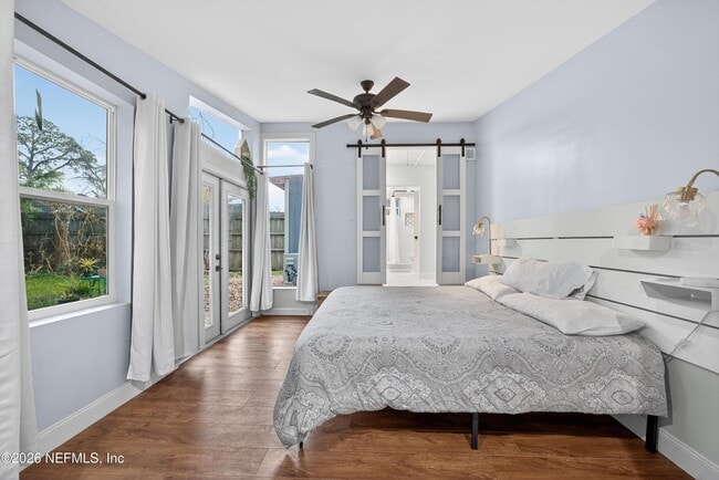 Foto del edificio - 4719 College St