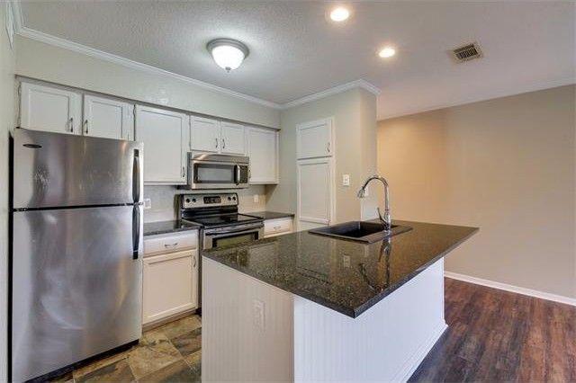 Building Photo - 8888 Tallwood