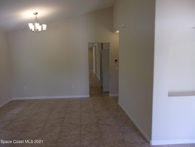 Building Photo - 3935 Harvest Cir