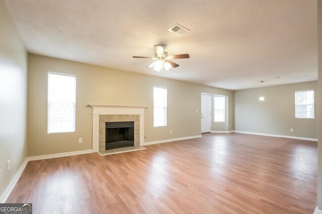 Building Photo - 2870 Betula Dr