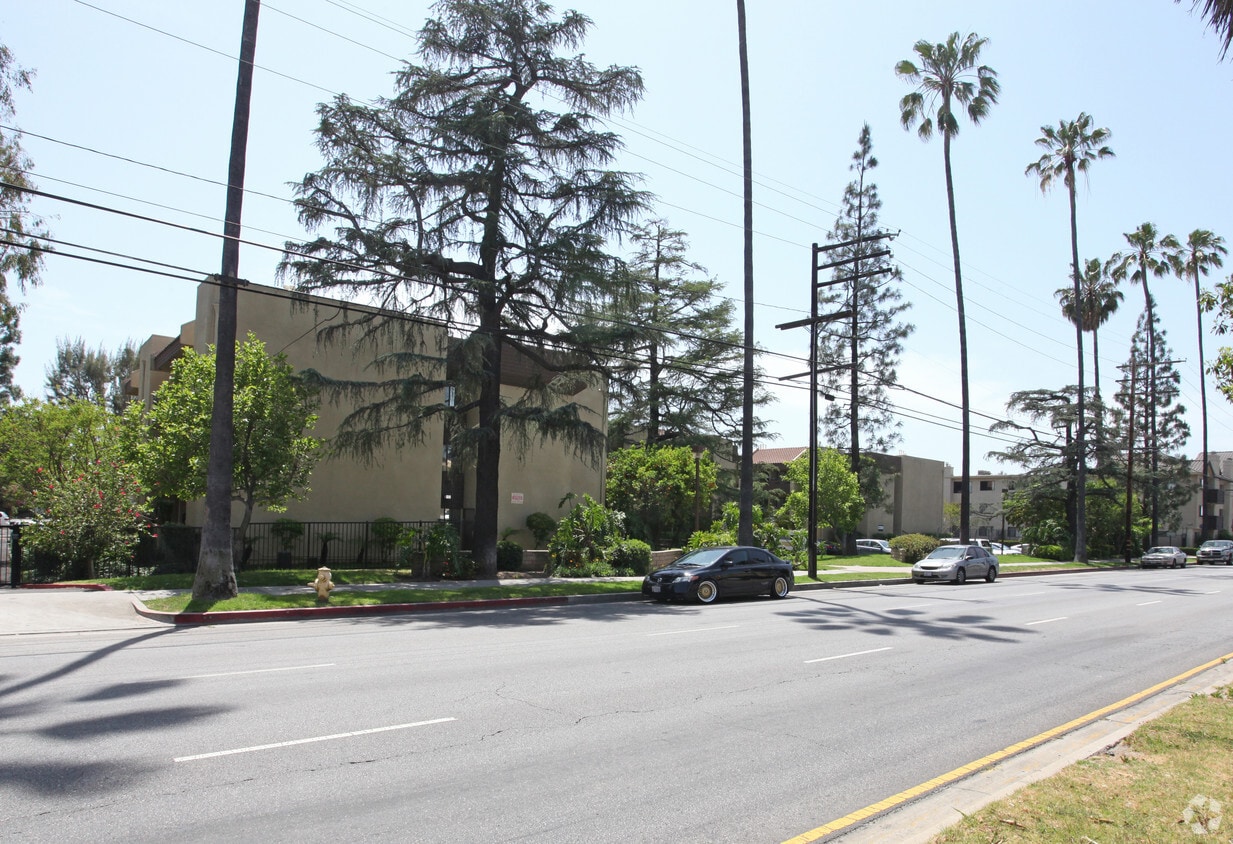 Building Photo - Villa Valley Apartments