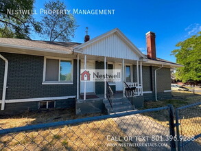 Building Photo - 3002 Porter Ave