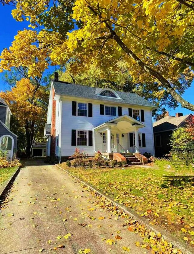 Foto del edificio - 74 Castle Blvd