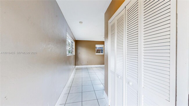 Foto del edificio - 2760 NW 58th St