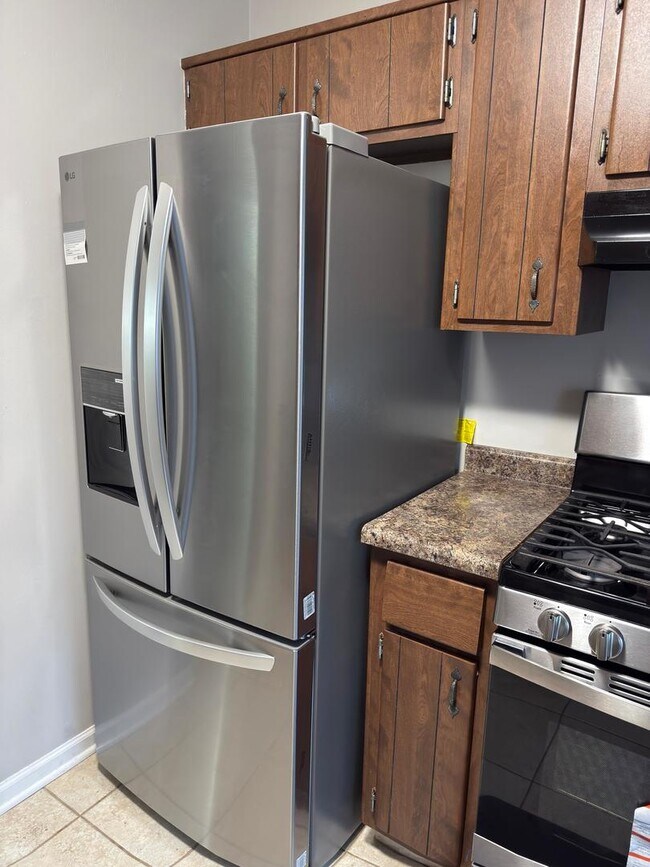 Foto del edificio - 321 Maplewood Ct