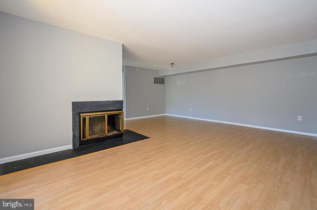 Building Photo - 115 Cascade Ct