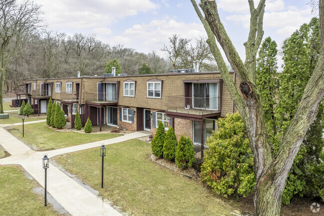 Foto del edificio - Woodland Reserve Apartments