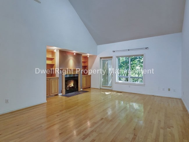 Building Photo - 2123 NW Cedar View Ln