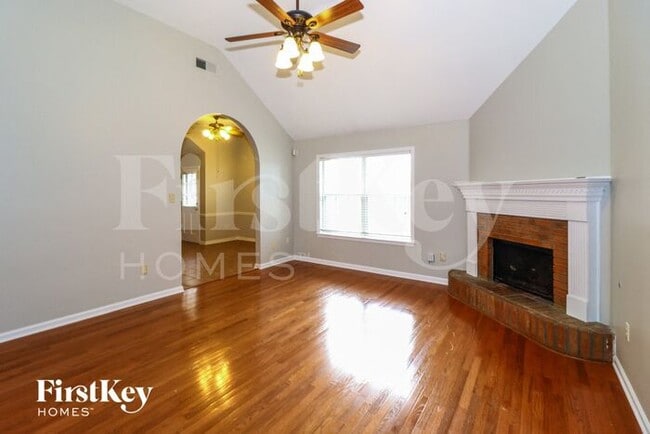 Building Photo - 4639 Meadow Cliff Dr
