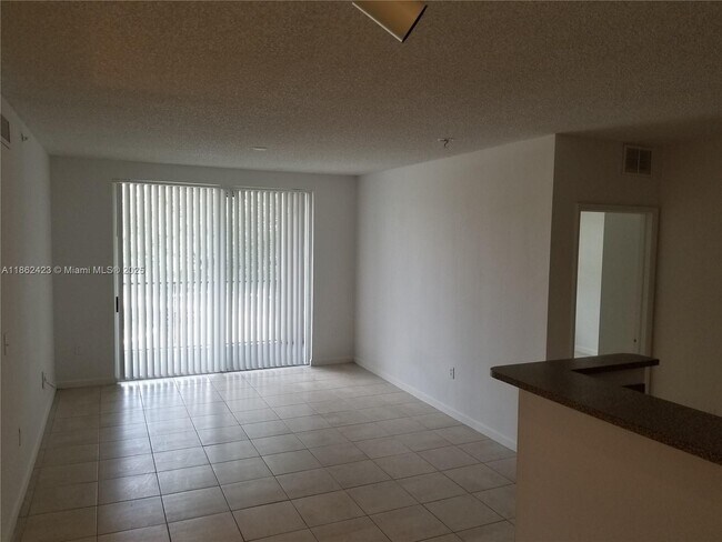 Foto del edificio - 8070 N Nob Hill Rd