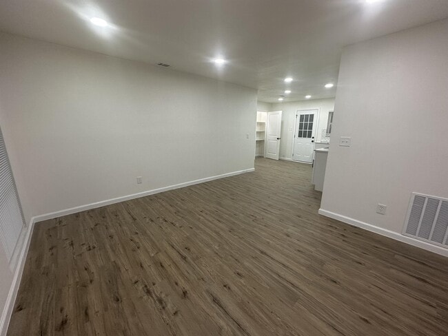 Building Photo - 10809 Sharondale Ln