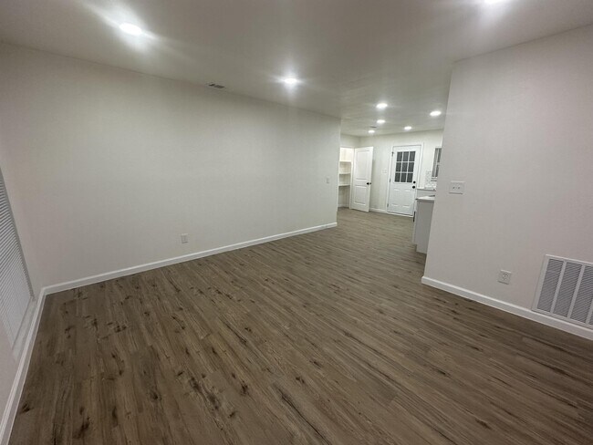 Foto del edificio - 10809 Sharondale Ln