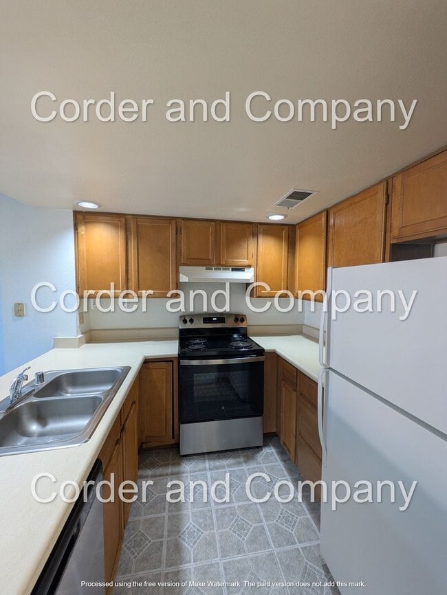 Building Photo - Cute 2 bedroom Condo