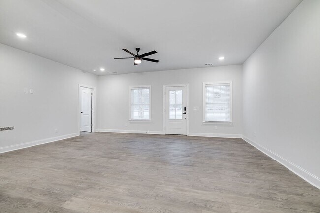 Foto del edificio - Charming 3BR/2BA Home with Open Layout & Fenced Yard in Rincon