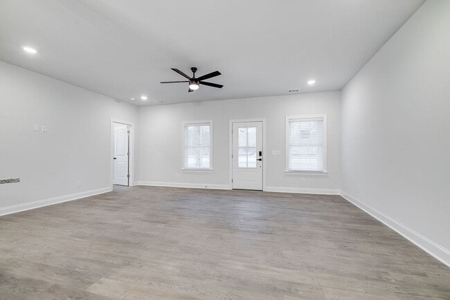 Building Photo - Comfortable 3BR/2BA Home in Effingham County – Open Floor Plan