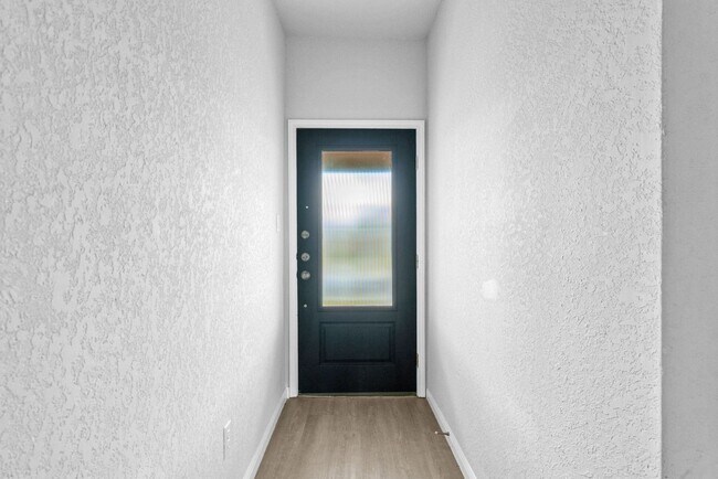 Foto del edificio - Luxury 2023-Built 4-Bedroom Oasis with Com...