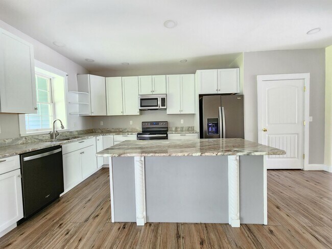 Foto del edificio - 364 Sawyer Rd
