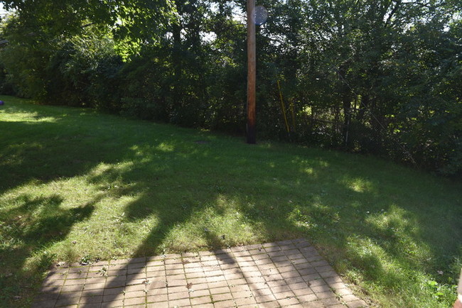 Building Photo - 1182 B Sanborn Place
