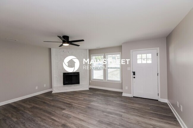 Building Photo - 3 Bedroom Pet-Friendly Home in MINT HILL, NC with Main Street Renewal