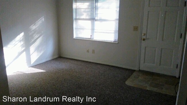 Foto del edificio - 3 br, 1 bath House - 5402 Logwood Ave