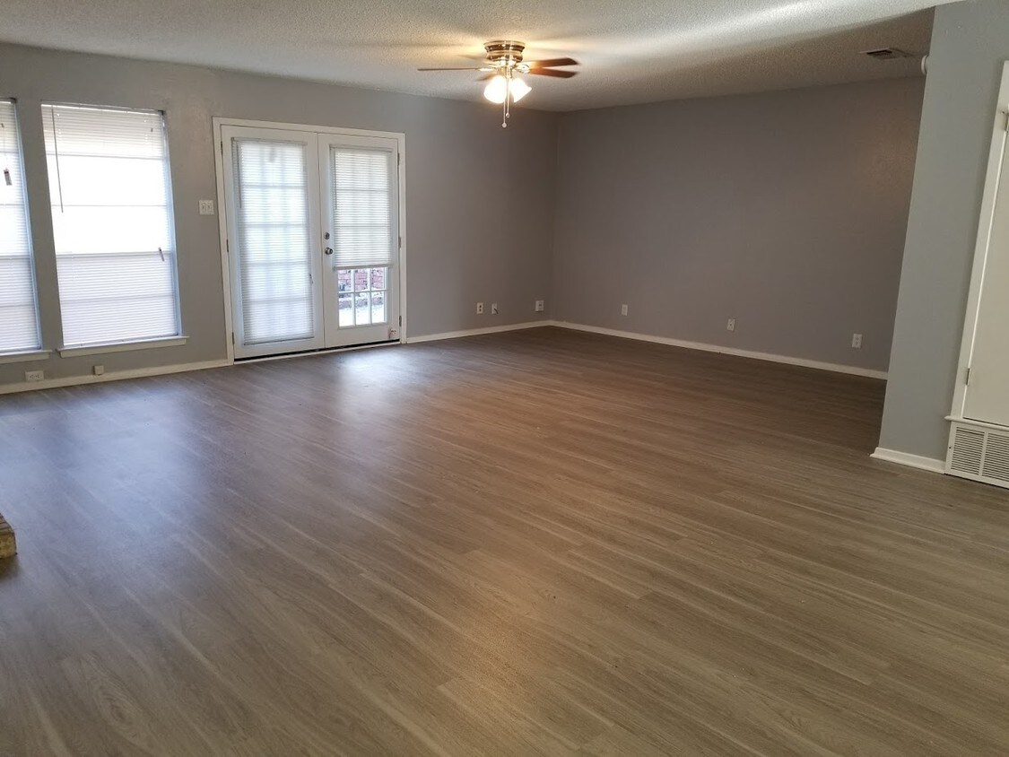 6515 Park Pl Dr, Richland Hills, TX 76118 Condo for Rent in Richland