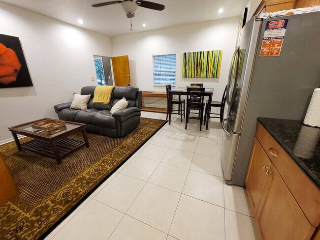 Foto del edificio - 408 NW 5th Ave