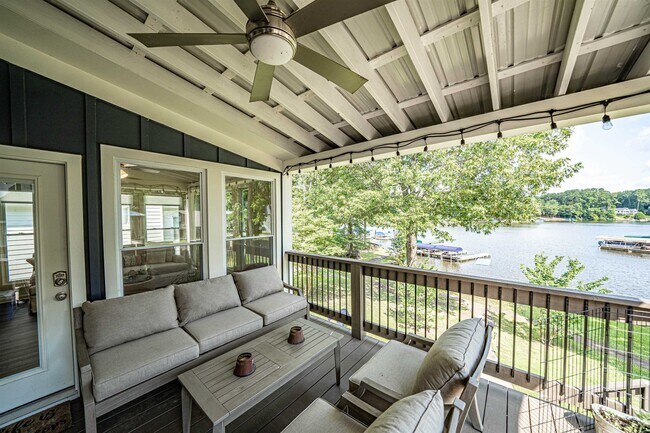 Building Photo - 375 Arrowhead Trail