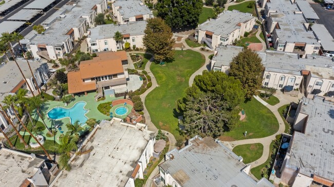 Building Photo - 212 S Kraemer Blvd