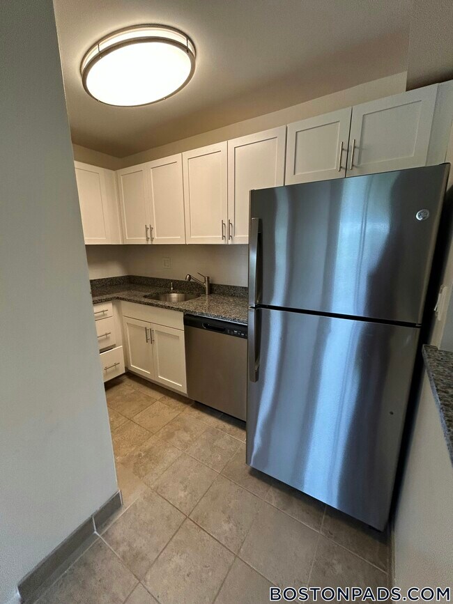 Building Photo - 185 Freeman St