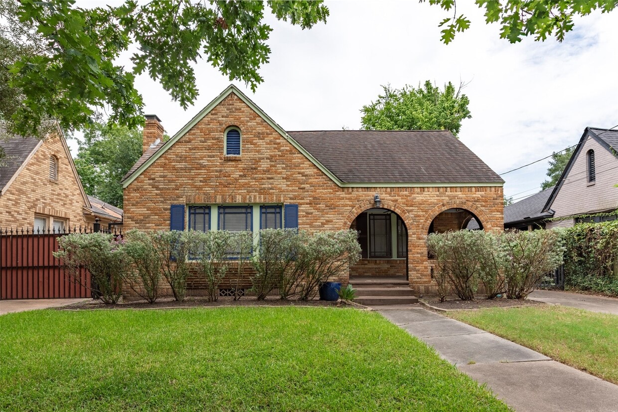 Primary Photo - 2415 Elmen St