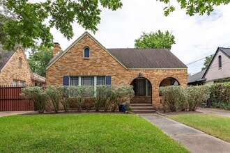Building Photo - 2415 Elmen St
