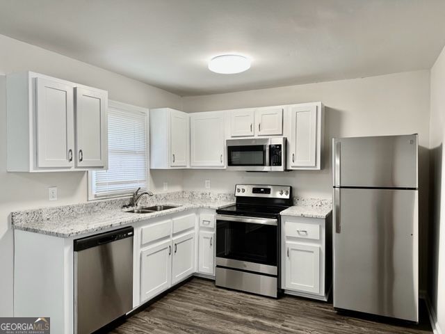 Foto del edificio - 3491 Fairburn Pl NW
