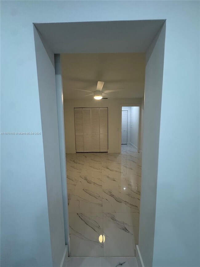 Foto del edificio - 9508 NW 26th St