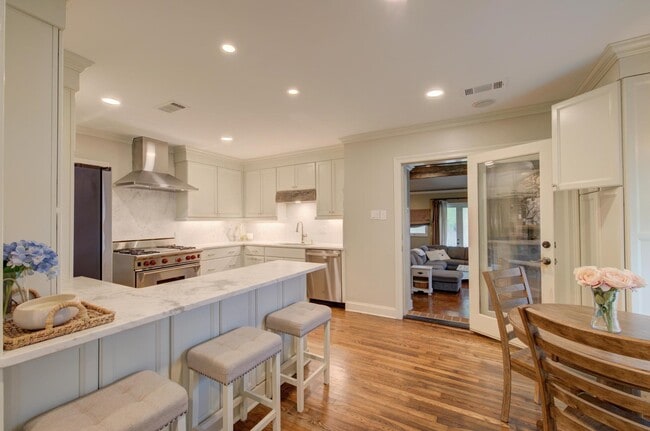 Building Photo - 3786 Rosedale Dr